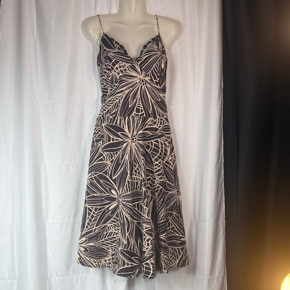 Newport News Black and Cream Floral Midi Dress - Picture 2 of 12